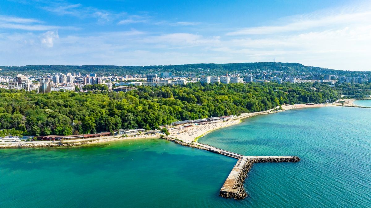 Warna - morze, kultura i lato z bezpośrednim lotem z Polski